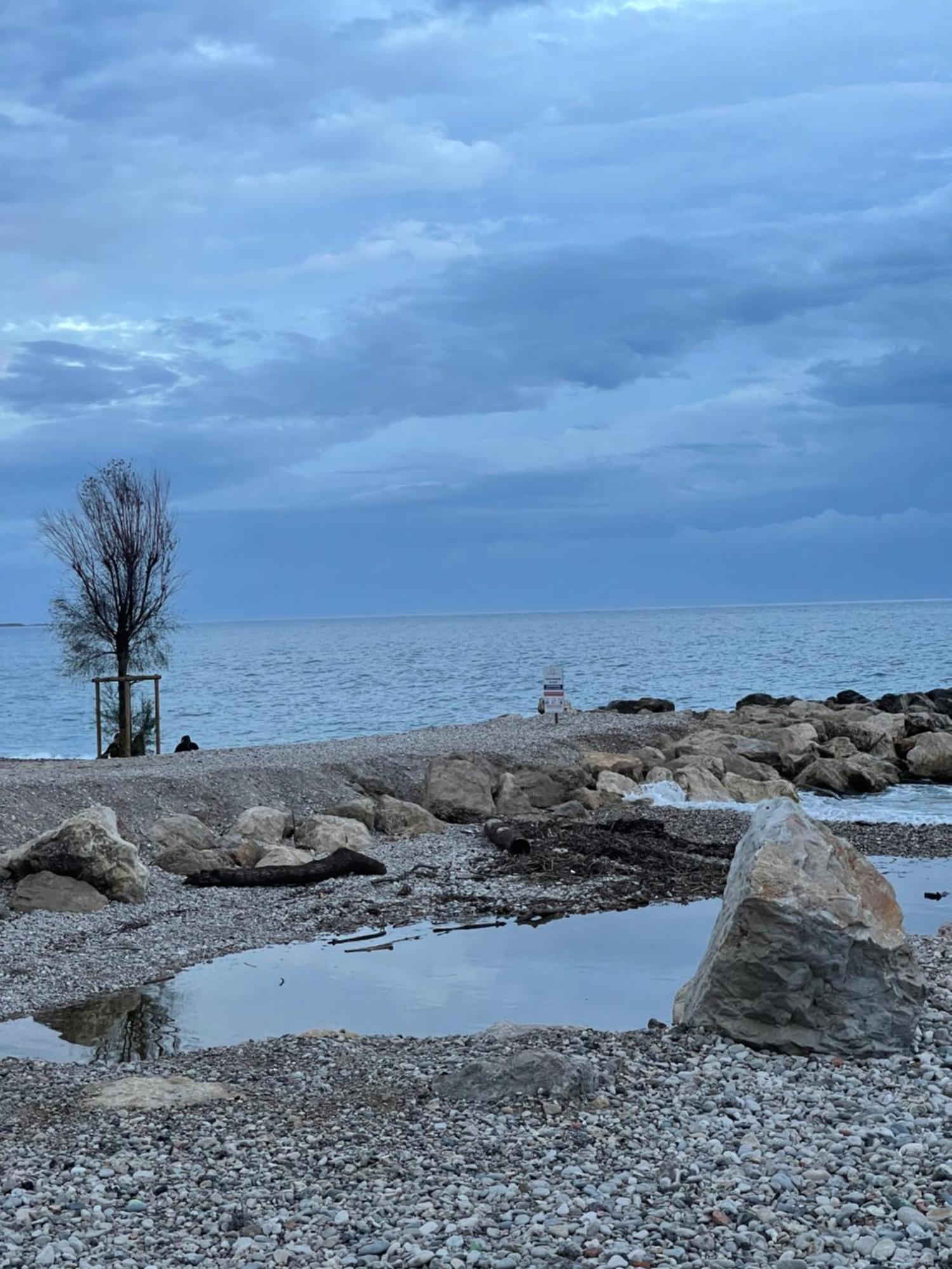 Villeneuve Loubet Plage- Entre Nice Et Cannes Exterior foto